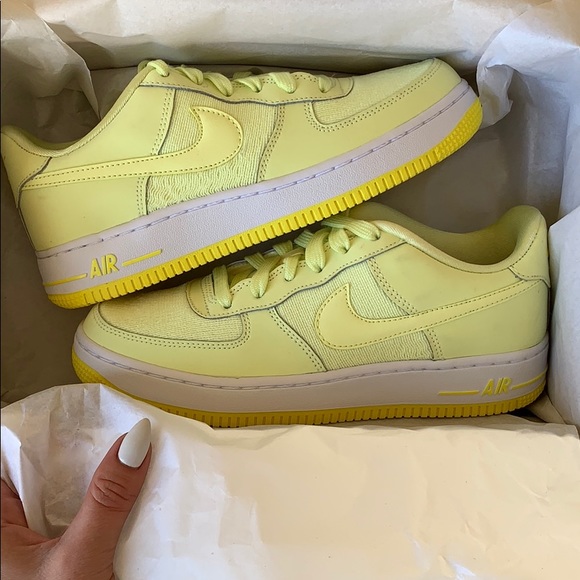 NWT Nike Air Force 1 citron - Picture 2 of 7